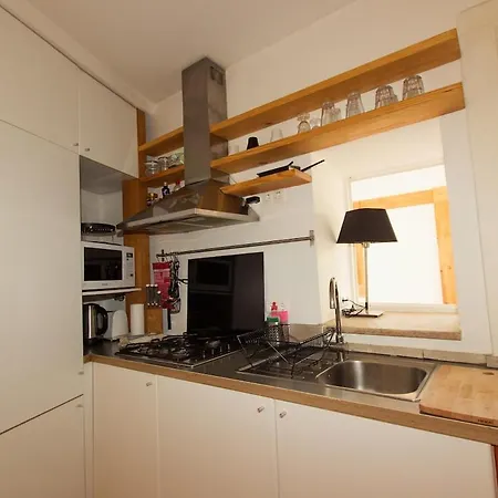 Terrace & Sunny - Center, Quiet & Pratical Apartment